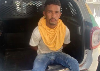 Foragido é recapturado e preso pela Polícia Militar enquanto trabalhava como pedreiro na zona Sul de Teresina