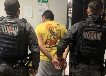 Homem é conduzido à delegacia após ser flagrado fazendo 'grau' e desobedecer ordem de parada da PM em Teresina
