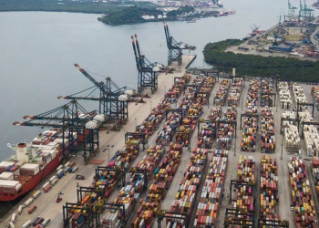Tarifaço entra em vigor e pode encarecer produtos brasileiros nos Estados Unidos