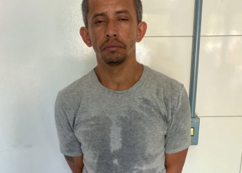 Homem é preso suspeito de receptação após ser flagrado com celular de fisioterapeuta furtado no HUT
