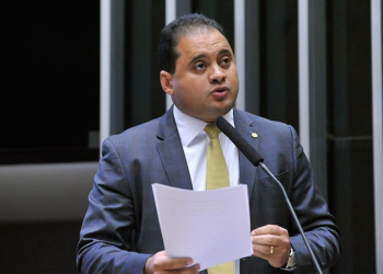 Nova fase da Operação Sem Desconto mira parentes do líder do PDT no Senado
