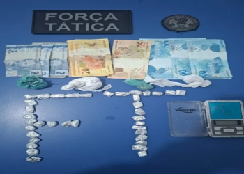 Polícia prende dois homens e apreende drogas, arma, dinheiro e materiais ilícitos durante ação no Sul do Piauí
