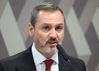 André Mendonça determina afastamento de Andrei Rodrigues do cargo de diretor da PF