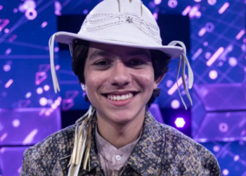Antonio Marques é o grande campeão do Canta Comigo Teen 6