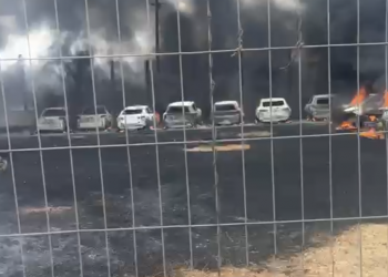 Incêndio destrói mais de 20 veículos em pátio de locadora em Picos, Piauí; VÍDEO!