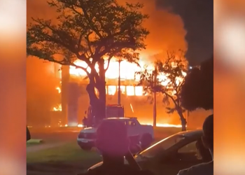Incêndio de grandes proporções atinge a UFPE, no Recife