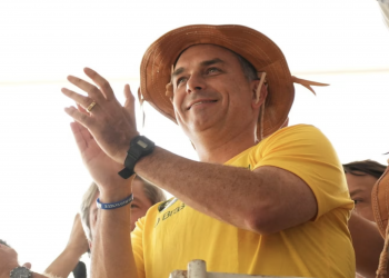 Flávio Bolsonaro deve priorizar as regiões Norte e Nordeste na última semana da campanha
