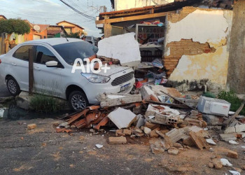 Carro invade escolinha de reforço e deixa crianças feridas na zona Sul de Teresina