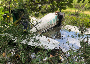 Aeronave cai em lagoa na zona Norte de Teresina