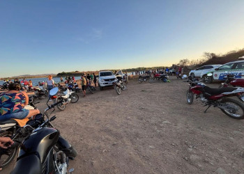 Homem cai de jetski e desaparece no açude de Paulistana, no Piauí; bombeiros realizam buscas