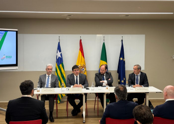 Rafael Fonteles articula na Espanha expansão de investimentos em energias renováveis e para o Porto Piauí