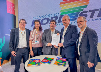 Governador celebra parceria com bancos para reflorestamento e preservação da Caatinga no Nordeste