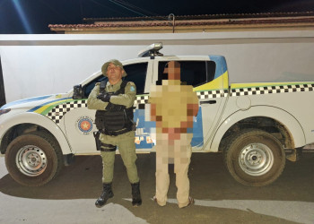 Homem é preso por suspeita de estupro de vulnerável após agarrar adolescente no Piauí