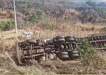 Dois piauienses morrem em grave acidente entre carro e caminhão no Distrito Federal