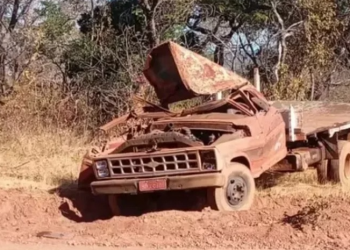 Quatro trabalhadores morrem após caminhão tombar no interior do Piauí