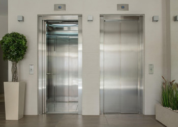 Comissão da Câmara dos Deputados aprova proibição de distinção entre elevador social e de serviço