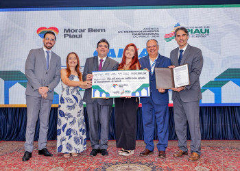 Três meses após lançamento, Governo do Estado beneficia 101 famílias com cheques-moradia do Morar Bem Piauí