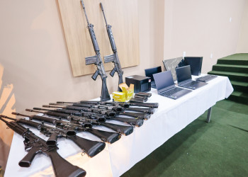 Governo do Piauí recebe 50 fuzis e equipamentos de informática para reforçar segurança pública