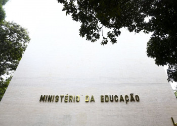 MEC estuda retomar programa voltado para profissionais da educação