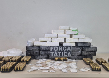 Adolescente é apreendido com grande quantidade de drogas e várias munições dentro de ônibus no Piauí; receberia R$ 3 mil pela entrega