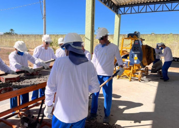 Sejus inaugura fábrica de blocos de concreto na Penitenciária de Campo Maior