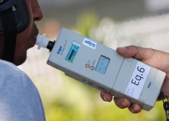 Mudança na Lei Seca: blitz terá procedimento para álcool, drogas e até bombom de licor; entenda