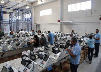 Eleições 2026: Cerimônias de carga e lacre marcam reta final de preparação de urnas