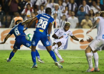 Cruzeiro e Santos duelam neste domingo (10) com transmissão exclusiva da RECORD, R7.com e PlayPlus