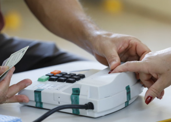Vai estar fora do domicílio eleitoral no dia da eleição? Solicite o voto em trânsito