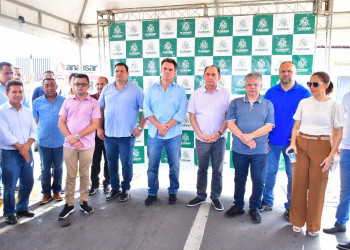 Solenidade marca inauguração da pavimentação asfáltica das ruas Defala Attem e Elias Oka em Floriano