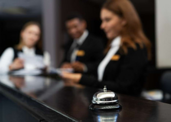Setur e Senac lançam programa de qualificação profissional com 387 vagas no setor de turismo