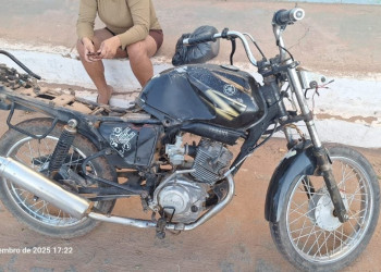 Homem é preso após agredir ex-companheira e destruir motocicleta dela no interior do Piauí