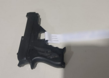 Homem é preso com arma falsa após ameaçar clientes e dono de parque aquático no interior do Piauí