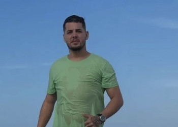 Homem para veículo no acostamento para trocar pneus estourados e morre atropelado no interior do Piauí