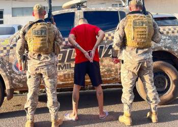 Homem em saída temporária natalina é preso por porte ilegal de arma de fogo em Picos, no Piauí