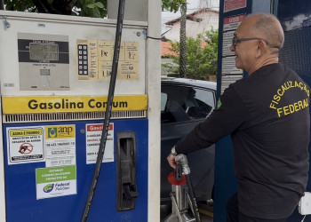 Imepi fiscaliza postos na zona norte de Teresina após denúncias no aplicativo Fala Consumidor