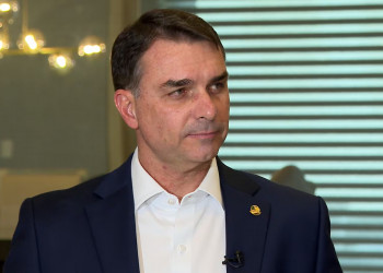 ‘Meu nome já é altamente competitivo’, diz Flávio Bolsonaro à Record sobre disputa pela presidência; veja íntegra