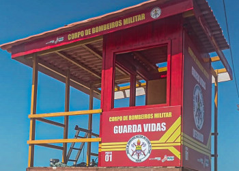 Governo do Estado instala primeiro posto de guarda-vidas em praia do Piauí