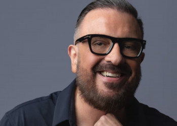 Rodrigo Carelli revela que os 22 peões de A Fazenda já estão confinados: ‘Começou!’; reality estreia hoje na RECORD