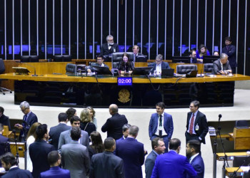 Congresso aprova projeto que permite usar emendas para pagar salários de profissionais da saúde