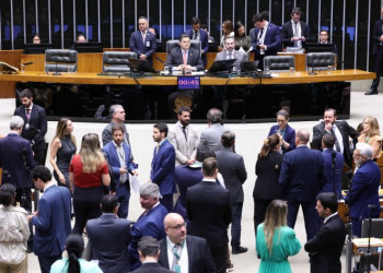 Congresso afrouxa regras eleitorais e reforça privilégios partidários às vésperas das eleições de 2026