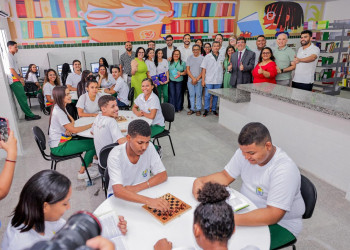 Rafael Fonteles inaugura reforma de escola no bairro Santa Fé, em Teresina, e reforça modernização da rede estadual de ensino