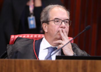 Corregedor do TSE contraria Nunes Marques e libera canal ‘Exército do Lula’ no WhatsApp