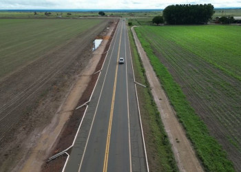 Terceira fase da obra na Rodovia Transcerrados chega à etapa de pavimentação no Piauí