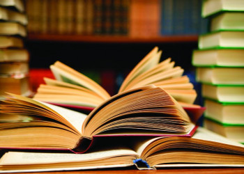 PF investiga desvio de livros didáticos no Piauí e no Maranhão; cargas foram subtraídas durante transporte