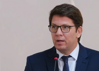 Dino aponta indícios de liderança de Mário Frias em desvio de emendas