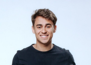 A contradição do discurso do deputado Nikolas Ferreira no parlamento europeu mostra defesa por liberdade de expressão nem que seja para mentir