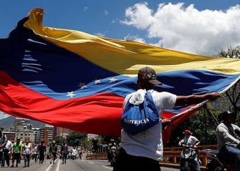 Venezuelanos vão às urnas neste domingo sob tensão e olhar da comunidade internacional