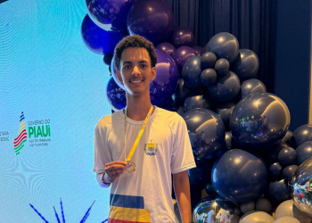 Estudantes da rede estadual celebram bom desempenho em Matemática no Enem 2025