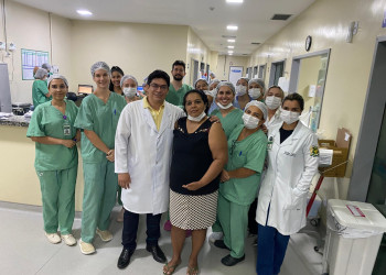 Paciente retorna ao HGV para agradecer a equipe responsável por cirurgia complexa de retirada de tumor cerebral